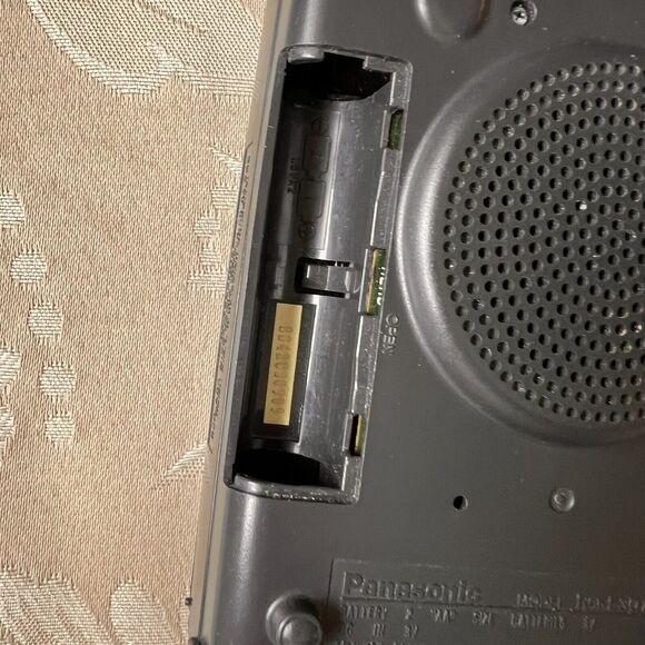 Panasonic RQ-L307 Mini Cassette Player Recorder PARTS ONLY Not Working - Picture 4 of 7